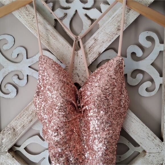 La Femme Women's Drape Neck Sequin Long Gown Low Cut Strappy Back in Rose Gold - Picture 3 of 10